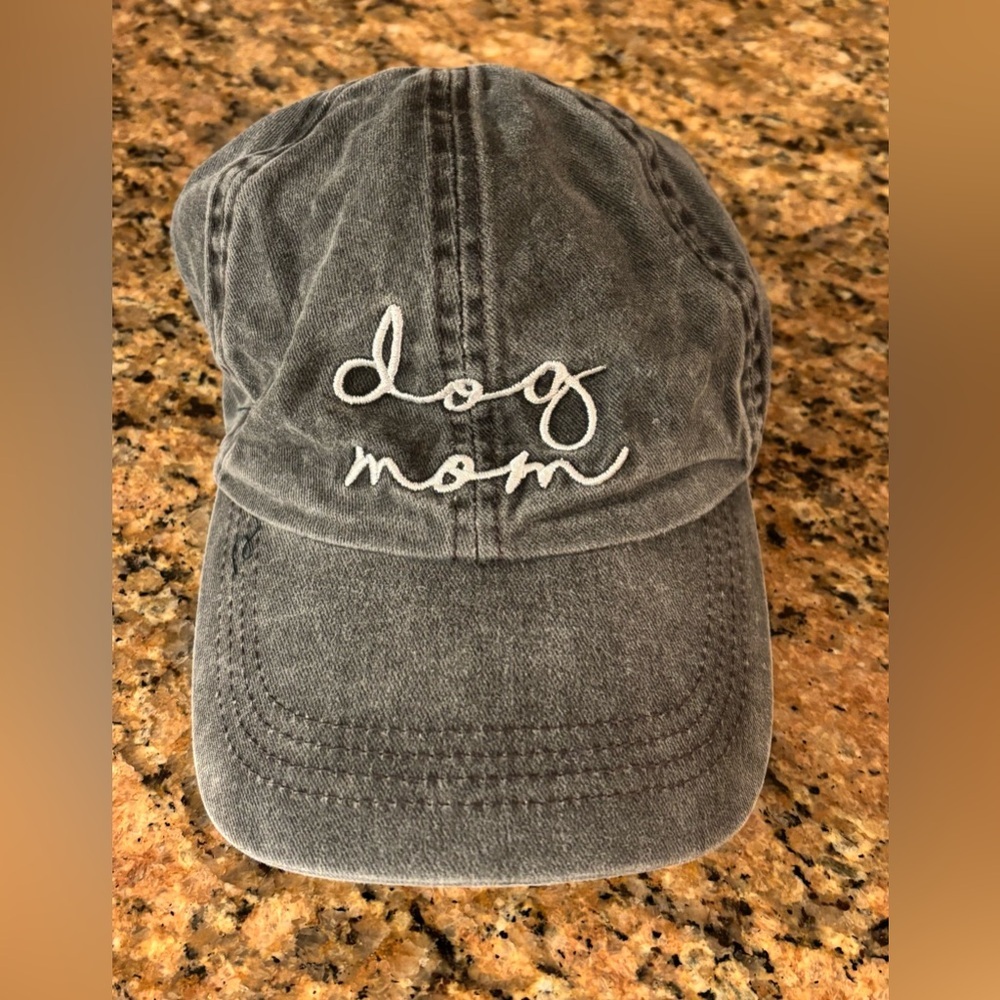 Gray 'Dog Mom' Embroidered Cap
